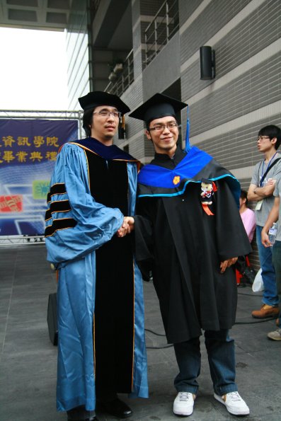 Graduate _145_