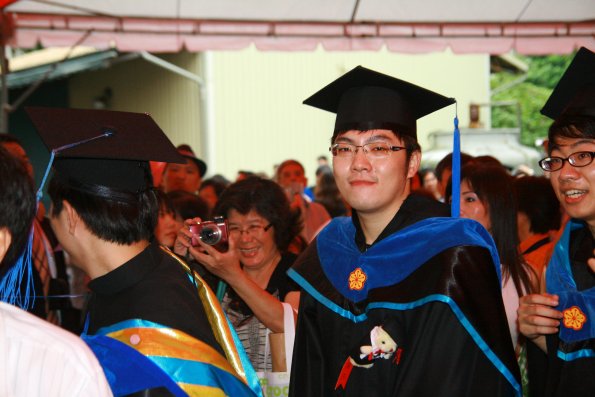 Graduate _164_
