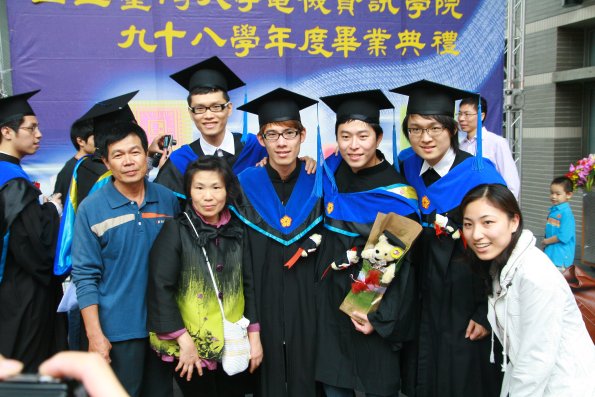 Graduate _212_