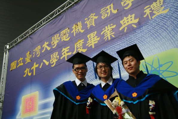 Graduate _213_