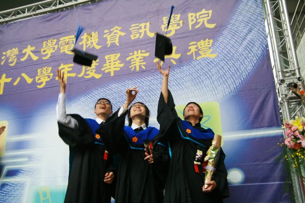 Graduate _214_