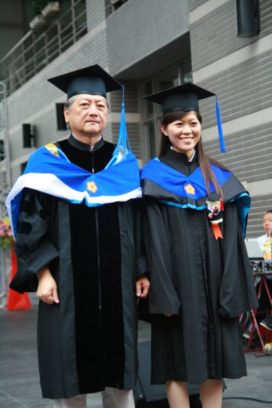 Graduate _82_