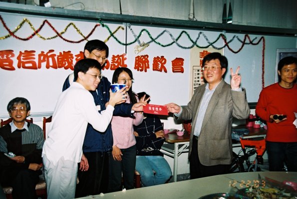 F1020016